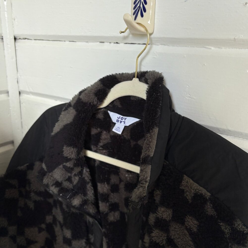 JoyLab High Pile Geometric Fleece Cropped Jacket - Picture 7 of 8